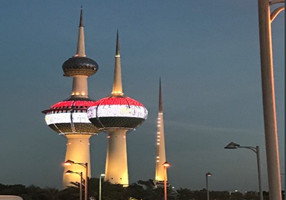 2017-11-25 Kuwait towers illuminated with the Egyptian Flag Al-Bayan