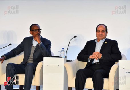2017-12-10 President of Egypt and African leaders during Africa 2017 summit in Sharm El Sheikh Youm7 01